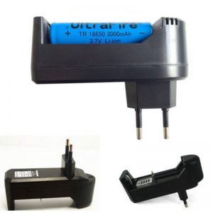 Smart  Universal  Charger For  Li-Ion  Rechargeable Batteries 18650  3.6 -3.7v מטען